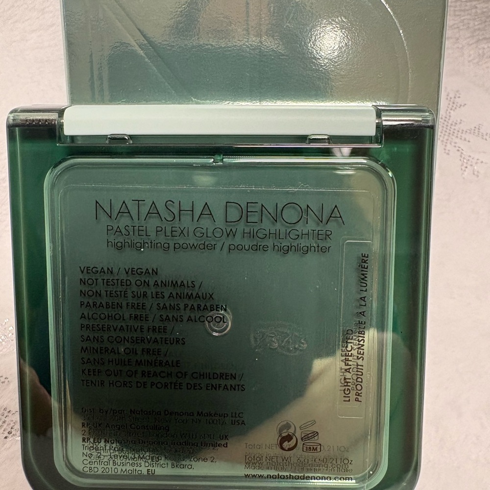 Natasha Denona Pastel Plexi Glow Highlighting Powder - Picture 3 of 7